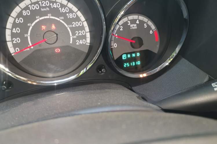Used Dodge Caliber 2011 2.0 SXT Classic Edition Odometer Close Up
