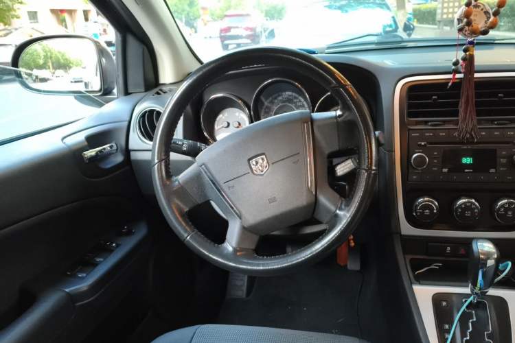 Used Dodge Caliber 2011 2.0 SXT Classic Edition Steering Wheel