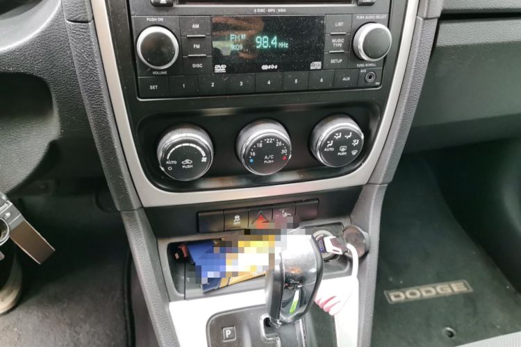 Used Dodge Caliber 2011 2.0 SXT Classic Edition Audio And AC Panel