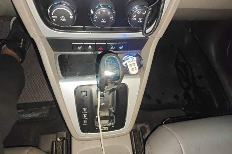Used Dodge Caliber 2011 2.0 SXT Comfort Edition Gear Lever