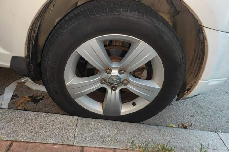 Used Dodge Caliber 2011 2.0 SXT Comfort Edition Right Front Wheel Hub