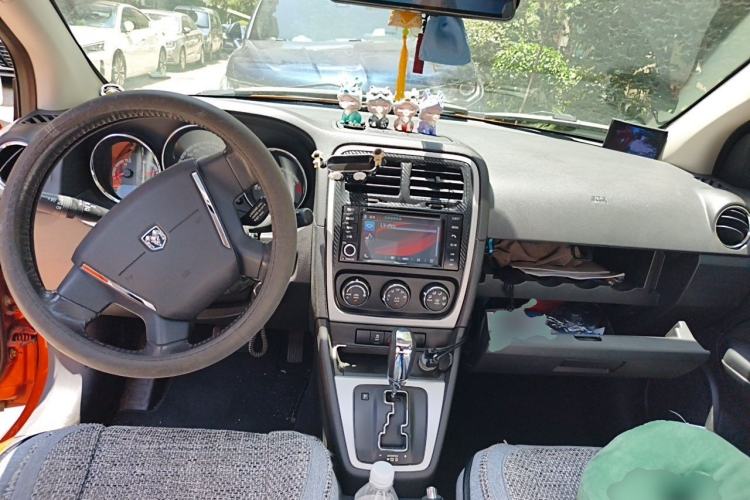 Used Dodge Caliber 2011 2.0 SXT Classic Edition Center Console