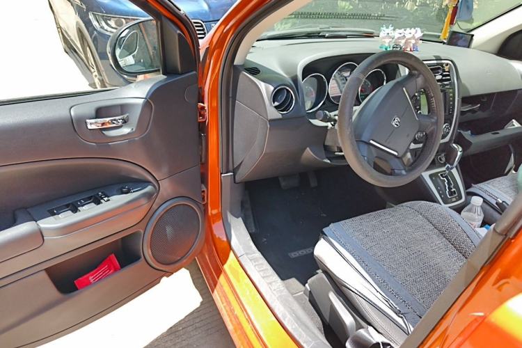 Used Dodge Caliber 2011 2.0 SXT Classic Edition Driver Seat
