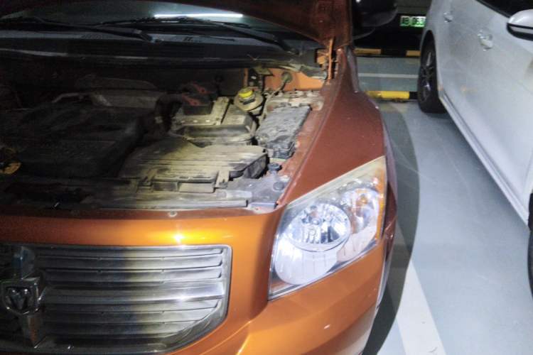 Used Dodge Caliber 2011 2.0 SXT Comfort Edition Engine Bay Left