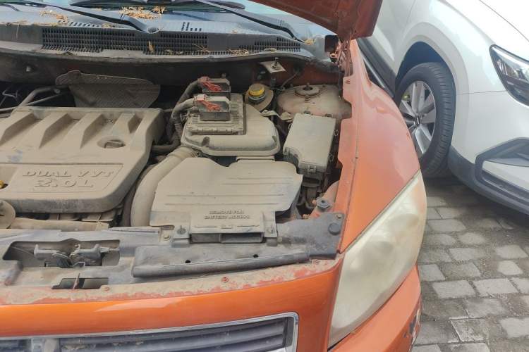 Used Dodge Caliber 2011 2.0 SXT Classic Edition Engine Bay Left