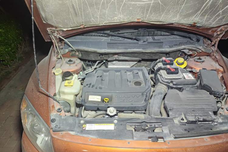 Used Dodge Caliber 2011 2.0 SXT Classic Edition Engine Bay Right