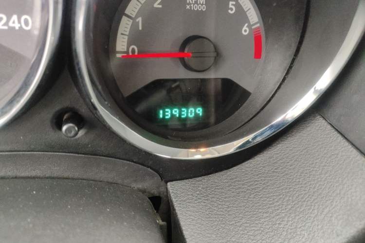 Used Dodge Caliber 2011 2.0 SXT Classic Edition Odometer Close Up