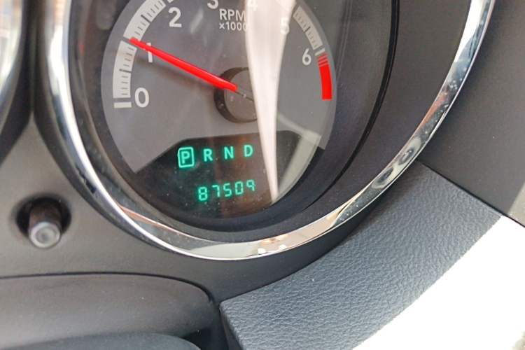 Used Dodge Caliber 2011 2.0 SXT Classic Edition Odometer Close Up