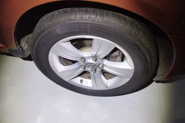 Used Dodge Caliber 2011 2.0 SXT Comfort Edition Right Front Wheel Hub