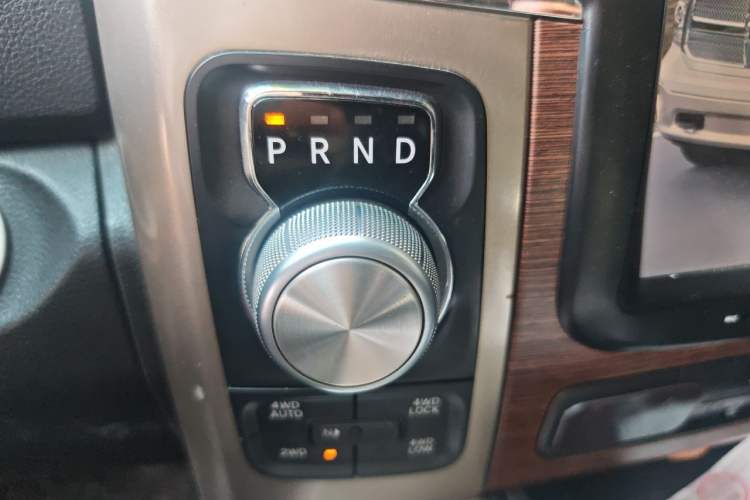 Used Dodge Challenger  Gear Lever