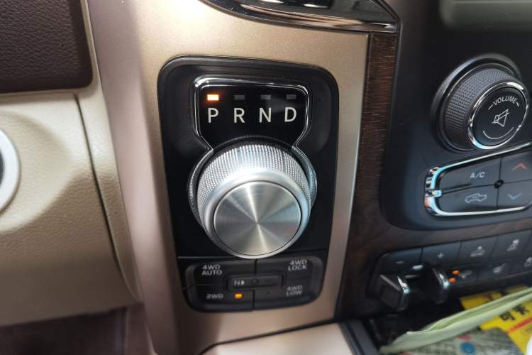 Used Dodge Challenger  Gear Lever