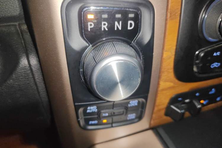 Used Dodge Challenger  Gear Lever