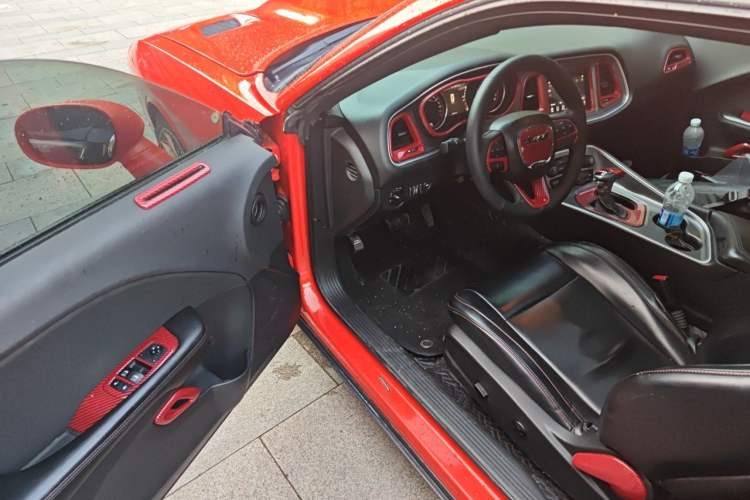 Used Dodge Challenger 2018 3.6L SXT Parallel Import Driver Seat