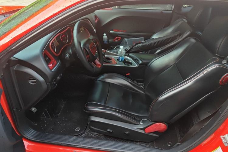 Used Dodge Challenger 2018 3.6L SXT Parallel Import Left Front Seat