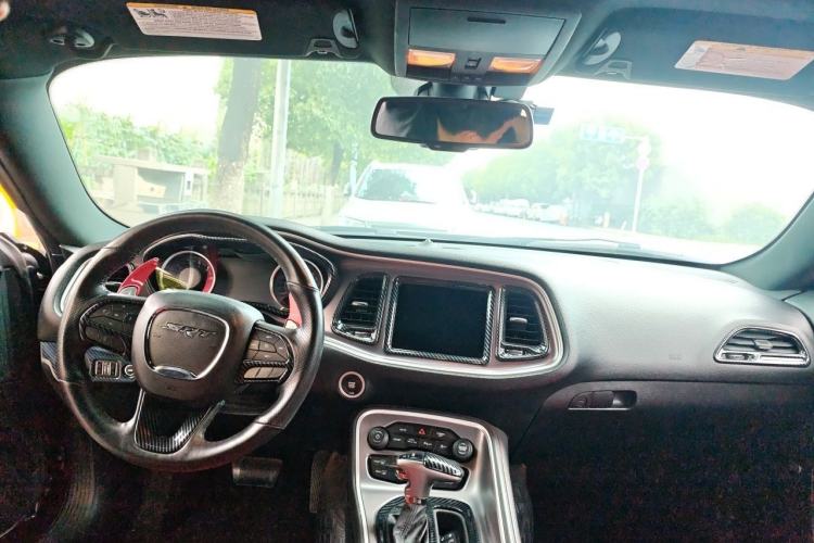 Used Dodge Challenger 2019 3.6L GT PLUS Canadian Version Center Console