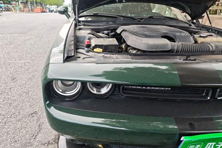 Used Dodge Challenger 2019 3.6L GT PLUS Canadian Version Engine Bay Right