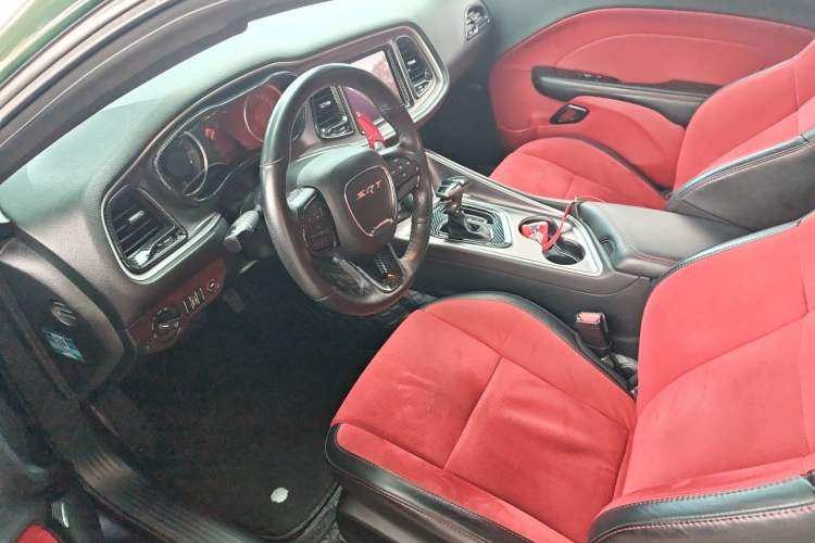 Used Dodge Challenger 2019 3.6L GT PLUS Canadian Version Left Front Seat