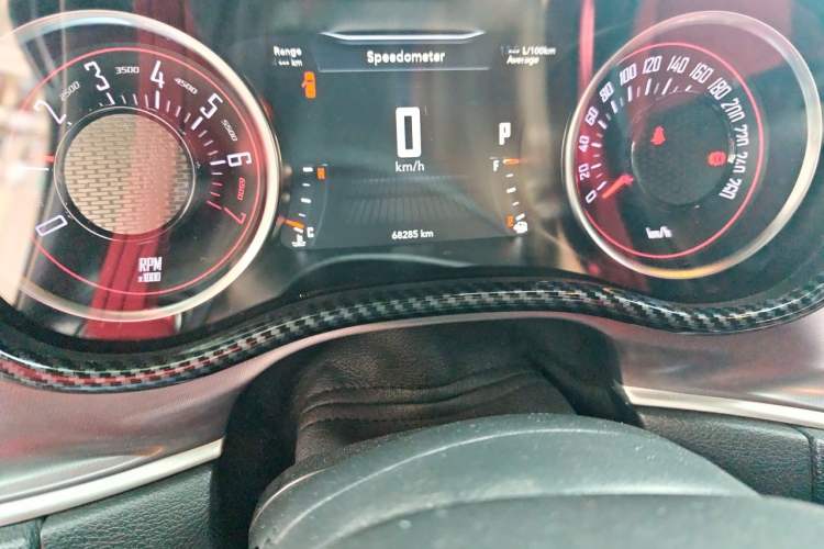 Used Dodge Challenger 2019 3.6L GT PLUS Canadian Version Odometer Close Up