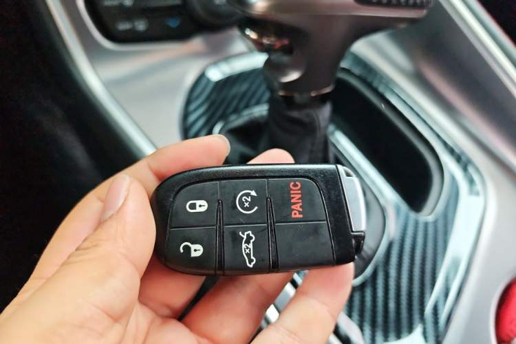 Used Dodge Challenger 2019 3.6L GT PLUS Canadian Version Vehicle Key