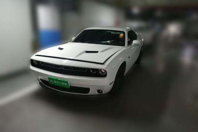 Used Dodge Challenger 2019 Dodge Challenger, registered in 2019, automatic transmission, 3.6-liter engine, 5 seats (parallel import).