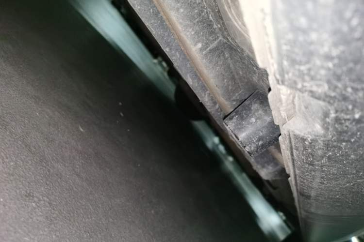 Used Dodge Challenger  Chassis Rear Right