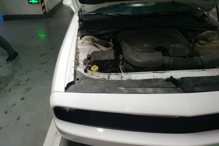 Used Dodge Challenger  Engine Bay Right