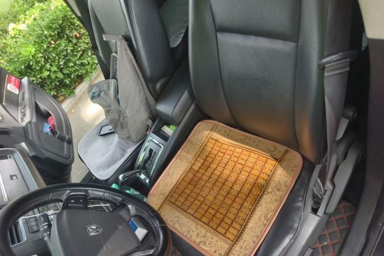 Used Dodge Journey 2009 2.7 Left Front Seat