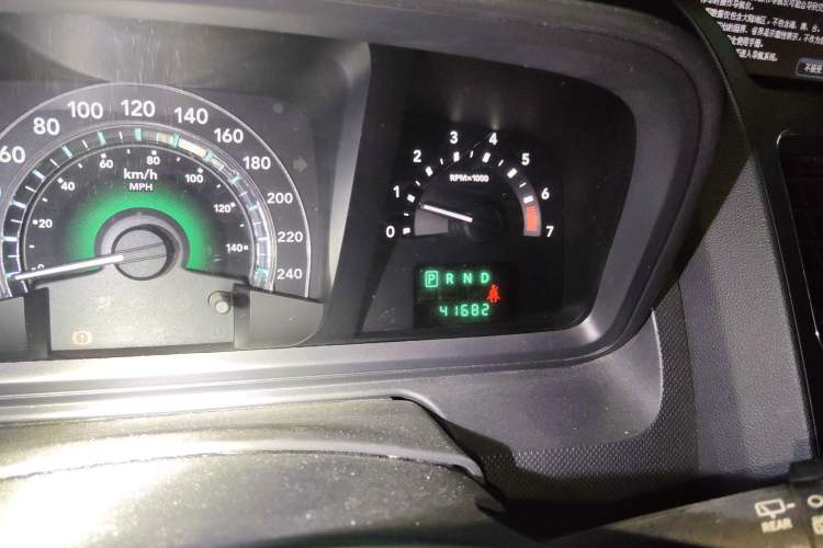 Used Dodge Journey 2009 2.7 Odometer Close Up