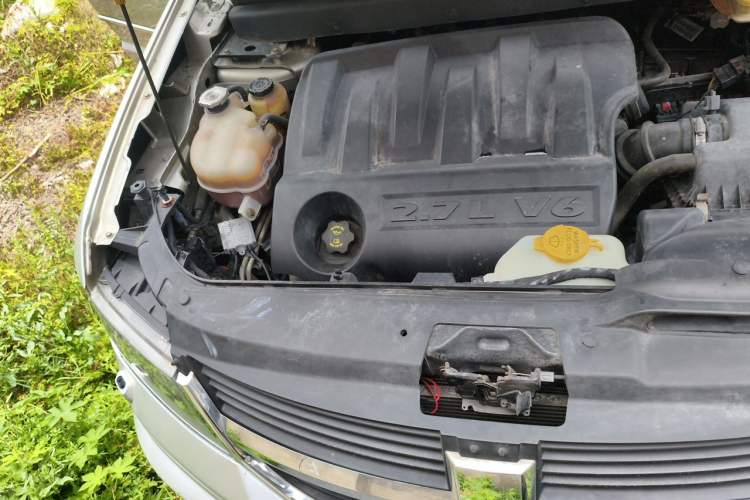 Used Dodge Journey 2009 2.7 Engine Bay Right