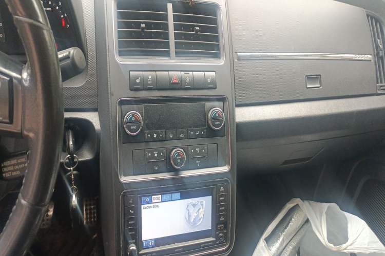 Used Dodge Journey 2010 2.7 Audio And AC Panel