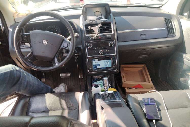 Used Dodge Journey 2010 2.7 Center Console