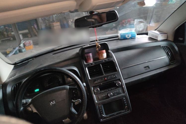 Used Dodge Journey 2010 2.7 Center Console