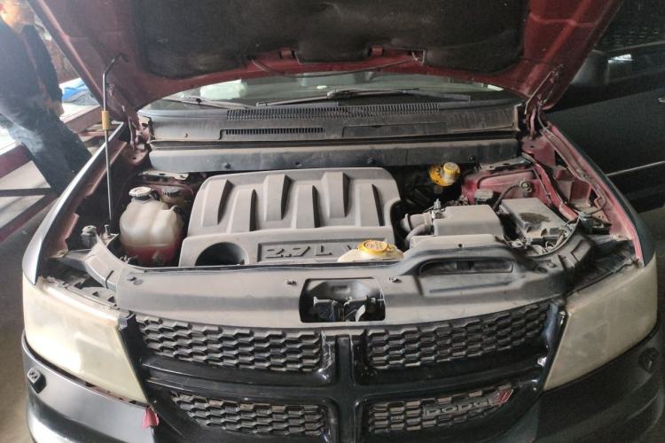 Used Dodge Journey 2010 2.7 Engine Bay