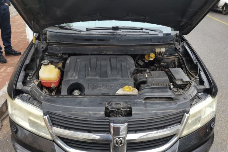 Used Dodge Journey 2010 2.7 Engine Bay