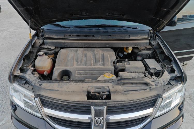 Used Dodge Journey 2010 2.7 Engine Bay