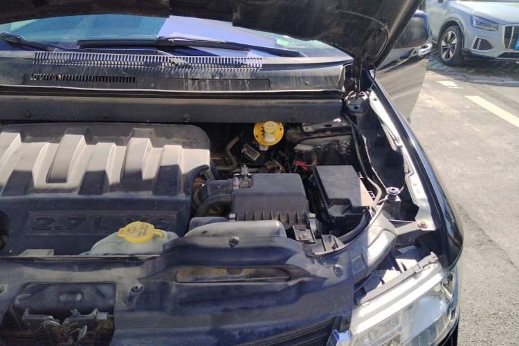 Used Dodge Journey 2010 2.7 Engine Bay Left