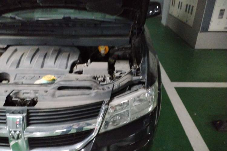 Used Dodge Journey 2010 2.7 Engine Bay Left