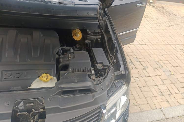 Used Dodge Journey 2010 2.7 Engine Bay Left