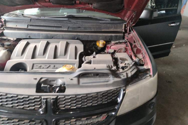 Used Dodge Journey 2010 2.7 Engine Bay Left