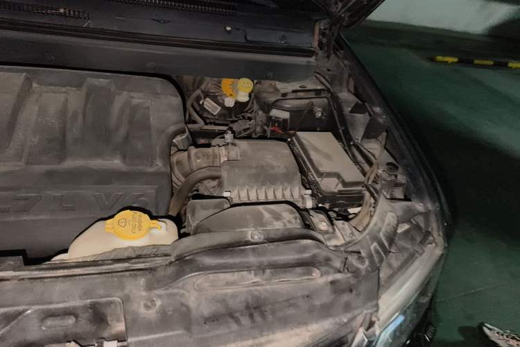 Used Dodge Journey 2010 2.7 Engine Bay Left