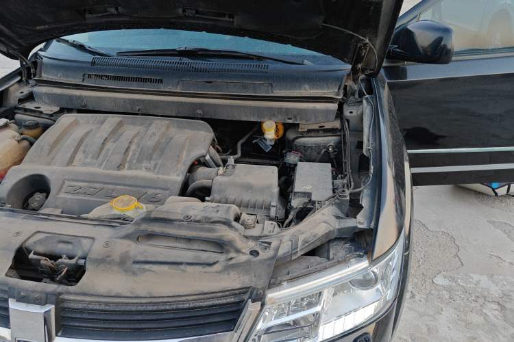 Used Dodge Journey 2010 2.7 Engine Bay Left