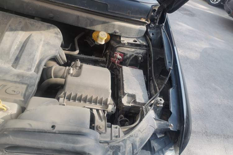 Used Dodge Journey 2010 2.7 Engine Bay Left