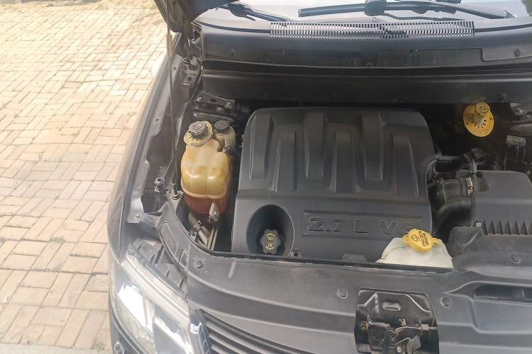 Used Dodge Journey 2010 2.7 Engine Bay Right