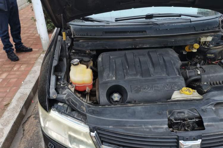 Used Dodge Journey 2010 2.7 Engine Bay Right