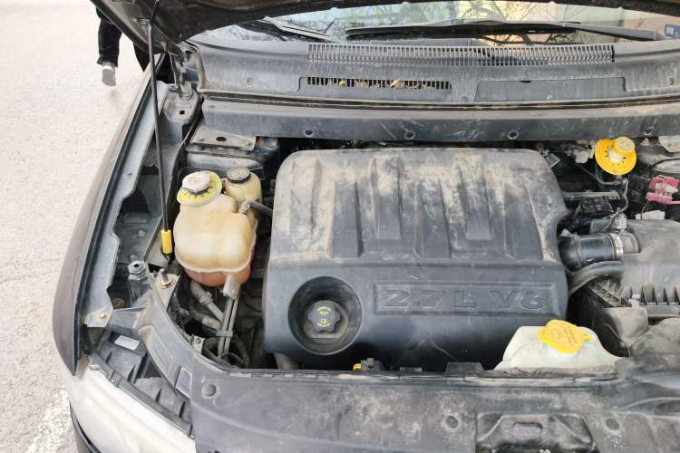 Used Dodge Journey 2010 2.7 Engine Bay Right