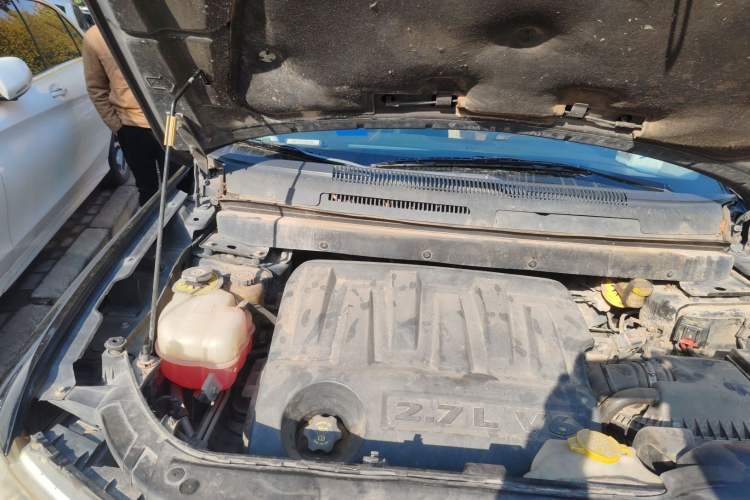 Used Dodge Journey 2010 2.7 Engine Bay Right