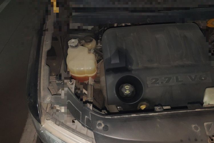 Used Dodge Journey 2010 2.7 Engine Bay Right