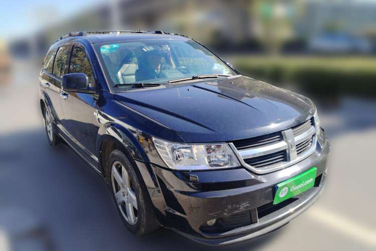 Used Dodge Journey 2010 2.7 Front Right 45 Deg