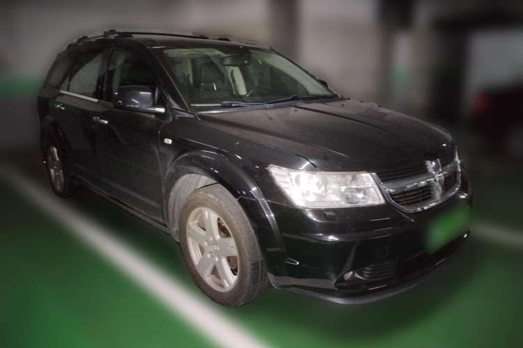 Used Dodge Journey 2010 2.7 Front Right 45 Deg