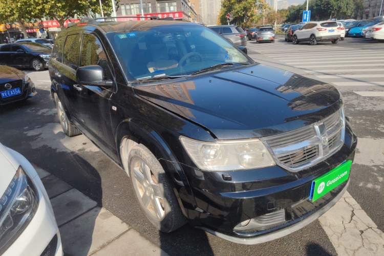 Used Dodge Journey 2010 2.7 Front Right 45 Deg